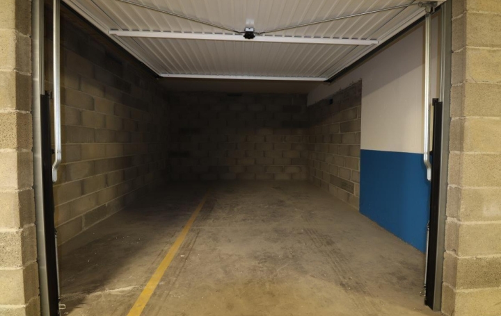 Garage SAINT-ETIENNE (42000)  87 m2 79 000 € 