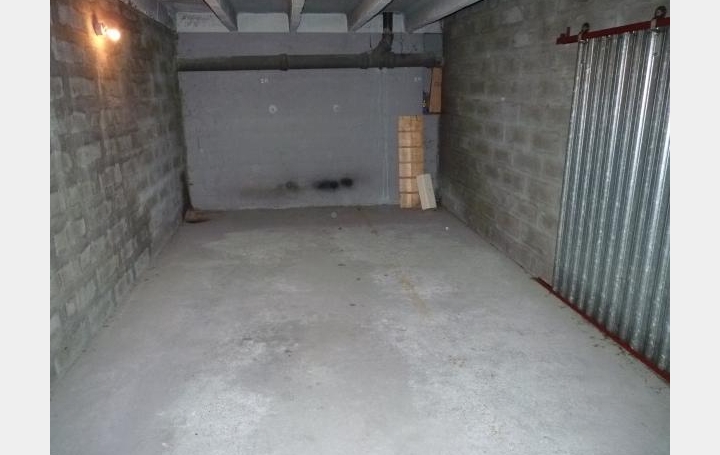 Réseau Immo-diffusion : Garage  CHAMBERY  17 m2 17 000 € 