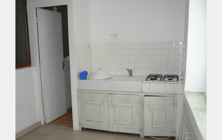 Réseau Immo-diffusion : Appartement P2  BAGNOLS-SUR-CEZE  43 m2 450 € 
