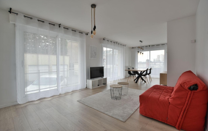 Réseau Immo-diffusion : Appartement P2  CHOLET  64 m2 700 € 
