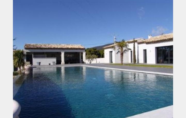 Réseau Immo-diffusion : Villa  CUCURON  260 m2 1 610 000 € 