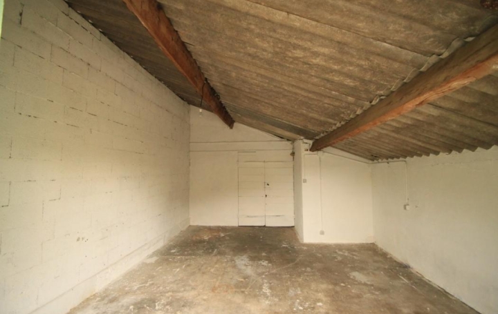 Réseau Immo-diffusion : Garage  PEYROLLES-EN-PROVENCE  22 m2 110 € 