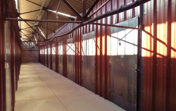 Réseau Immo-diffusion : Garage  PEYROLLES-EN-PROVENCE  11 m2 200 € 