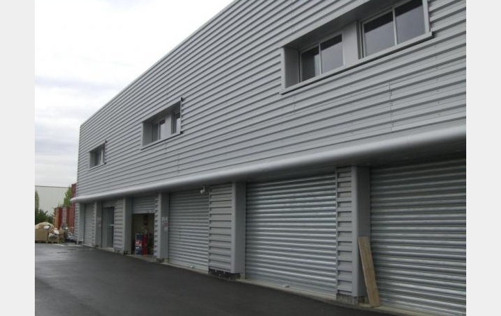 Réseau Immo-diffusion : Local commercial  BERRE-L'ETANG  150 m2 1 000 € 