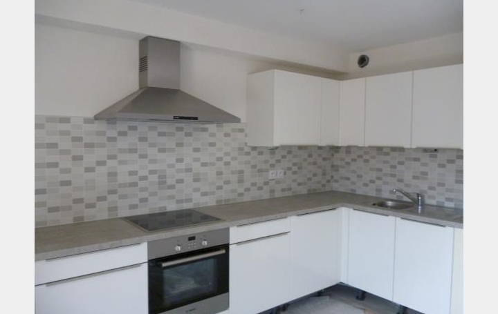 Réseau Immo-diffusion : Appartement P4  SAINT-JEAN-DE-GONVILLE  71 m2 1 350 € 