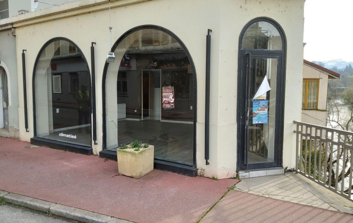 Local commercial LE PONT-DE-BEAUVOISIN (73330)  65 m2 75 000 € 