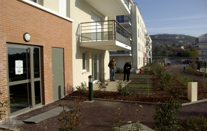 Réseau Immo-diffusion : Appartement P2  COURNON-D'AUVERGNE  46 m2 125 000 € 