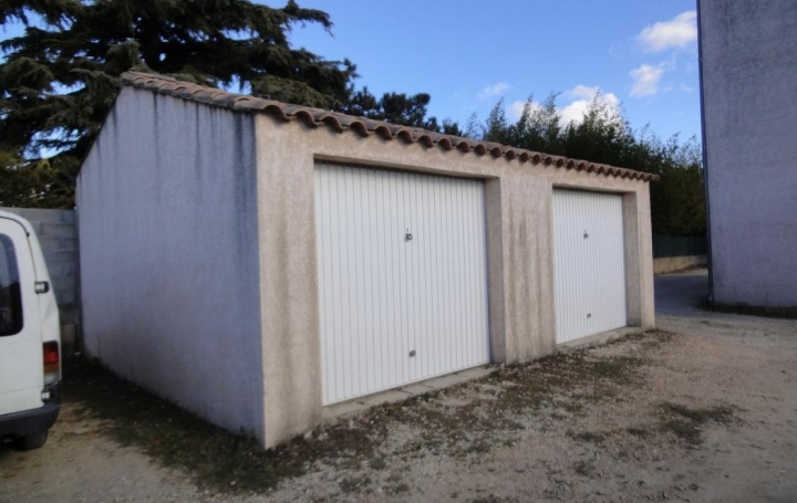 Réseau Immo-diffusion : Garage  SAINT-QUENTIN-LA-POTERIE  15 m2 95 € 