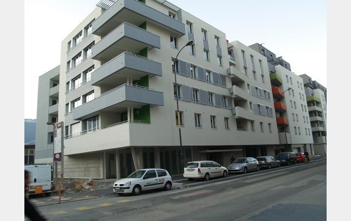 Réseau Immo-diffusion : Appartement P4  GRENOBLE  104 m2 1 169 € 