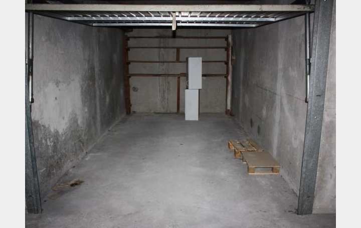 Réseau Immo-diffusion : Garage  ARPAJON  14 m2 82 € 