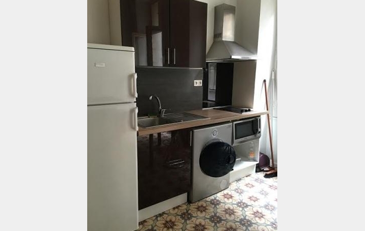 Réseau Immo-diffusion : Appartement P2  AIX-EN-PROVENCE  40 m2 850 € 