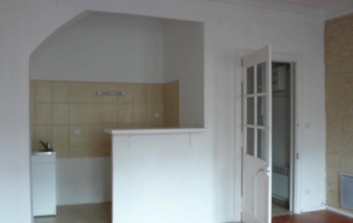 Réseau Immo-diffusion : Appartement P2  UZES  48 m2 410 € 