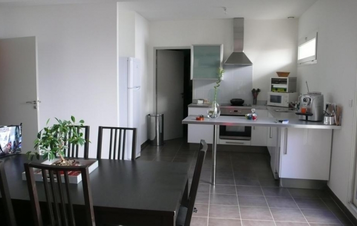 Réseau Immo-diffusion : Appartement P4  NIMES  100 m2 850 € 