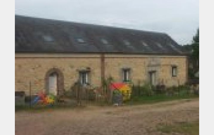 Réseau Immo-diffusion : Maison de village  SAINT-DESIR  280 m2 300 000 € 