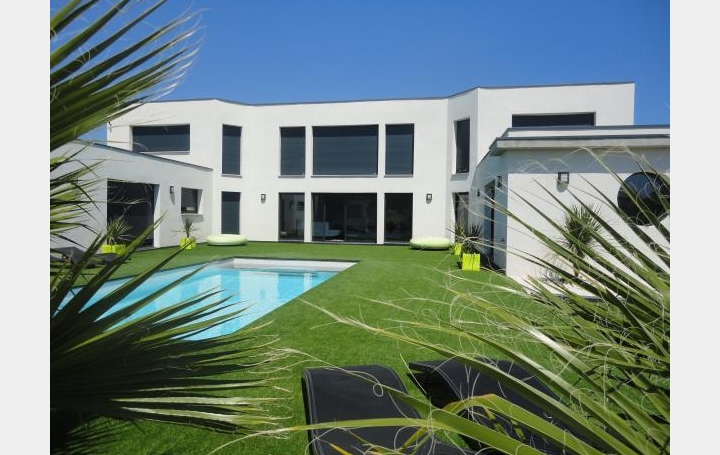 Réseau Immo-diffusion : Villa  LE CAP-D'AGDE  350 m2 930 000 € 