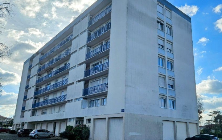 Réseau Immo-diffusion : Appartement P2  ROCHEFORT  60 m2 79 933 € 