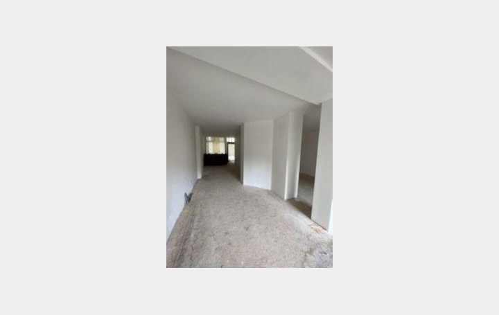 Local commercial TROYES (10000)  67 m2 1 800 € 
