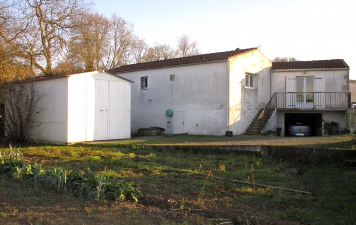 Réseau Immo-diffusion : Maison  DOMPIERRE-SUR-MER  120 m2 190 000 € 