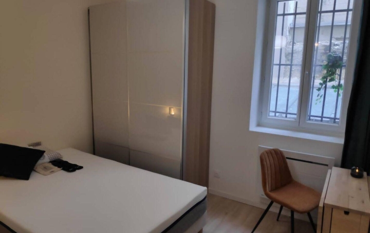 Appartement PARIS (75011) 16 m<sup>2</sup> 1 000 € 