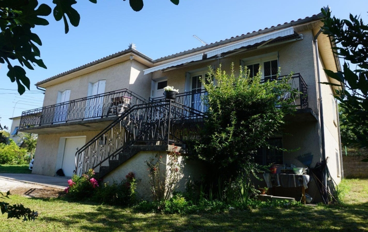 Réseau Immo-diffusion : Maison de village  CASTELNAU-MONTRATIER  151 m2 182 500 € 