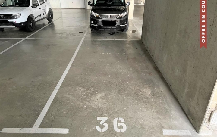 Réseau Immo-diffusion : Parking  MENDE  13 m2 6 000 € 