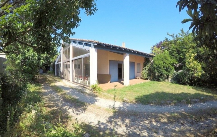 Réseau Immo-diffusion : Villa  CASTRIES  160 m2 299 900 € 
