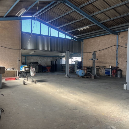 Autre SAINT-GILLES (30800) 500.00m2 - 357 000 € 