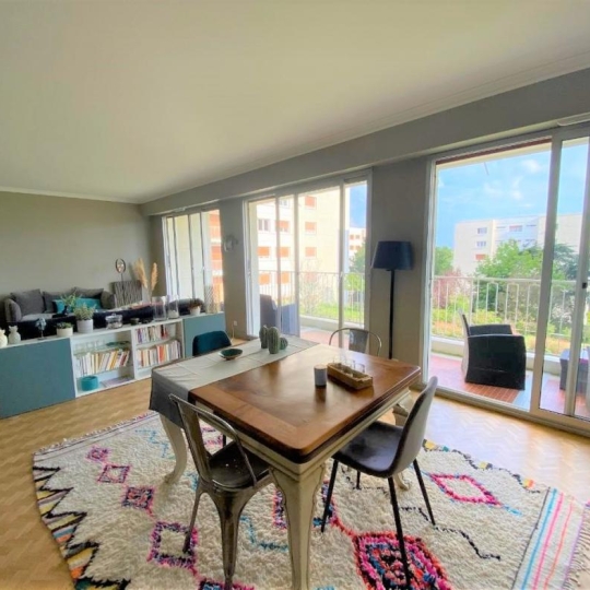 Appartement CHOLET (49300) 122.00m2 1 090 € 