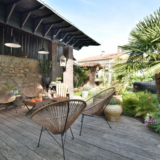 Maison MORTAGNE-SUR-SEVRE (85290) 208.00m2  - 399 000 € 