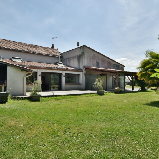Maison / Villa BEGROLLES-EN-MAUGES (49122) 200.00m2 279 900 € 