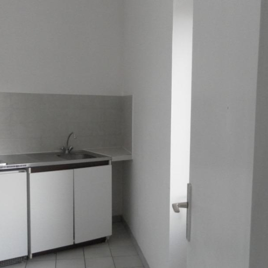 Studio SORGUES (84700) 28.00m2  - 416 € 