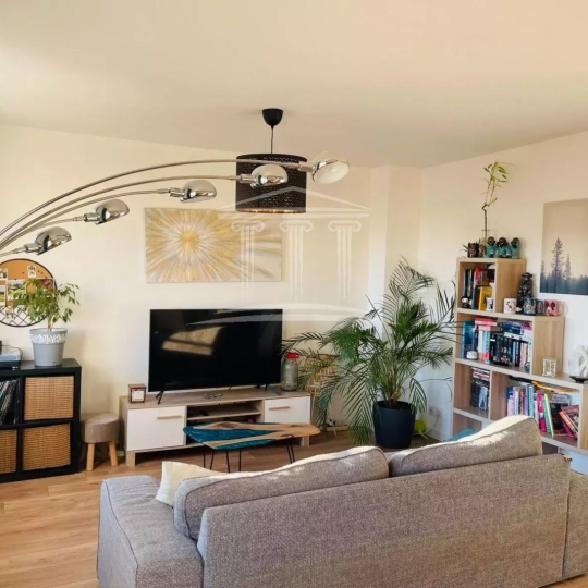 Réseau Immo-diffusion : 3 Pièces SORGUES (84700) 66.00m2  100 000 € 
