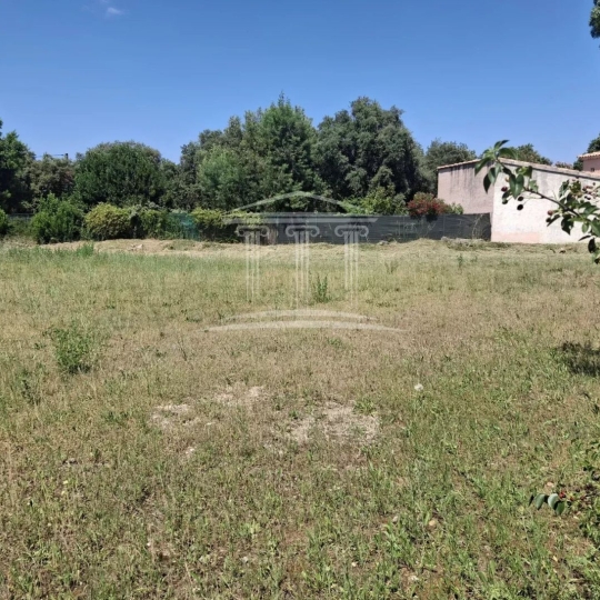 Terrain SORGUES (84700) m2 - 190 000 € 