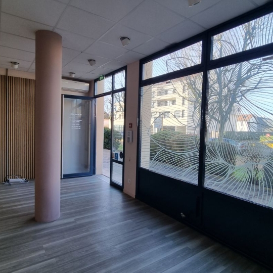 Réseau Immo-diffusion : Local commercial AMBERIEU-EN-BUGEY (01500) 77.00m2  180 000 € 