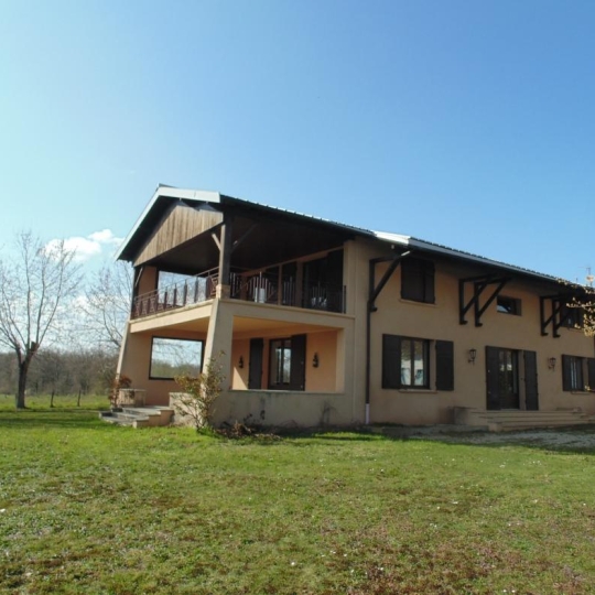 Maison / Villa JOYEUX (01800) 297.35m2 1 525 € 