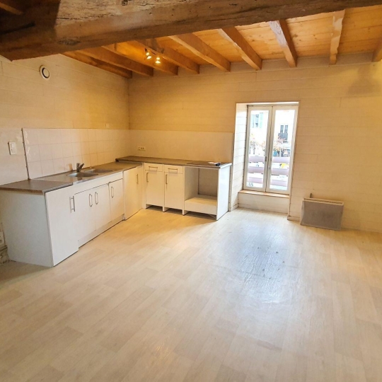Réseau Immo-diffusion : 3 Pièces CHALAMONT (01320) 93.84m2  656 € 