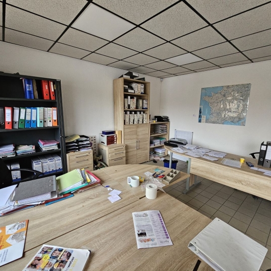 Autre PUSIGNAN (69330) 500.00m2 3 100 € 