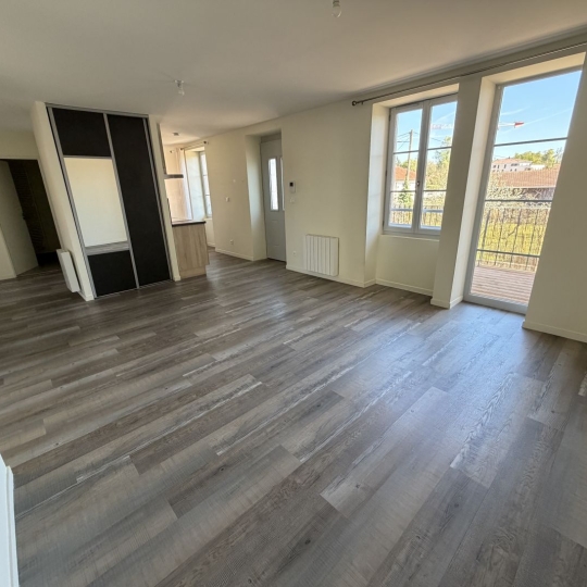 Réseau Immo-diffusion : 4 Pièces PONT-DE-VAUX (01190) 73.00m2  700 € 