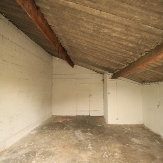 Garage / Parking PEYROLLES-EN-PROVENCE (13860) 24.00m2 260 € 