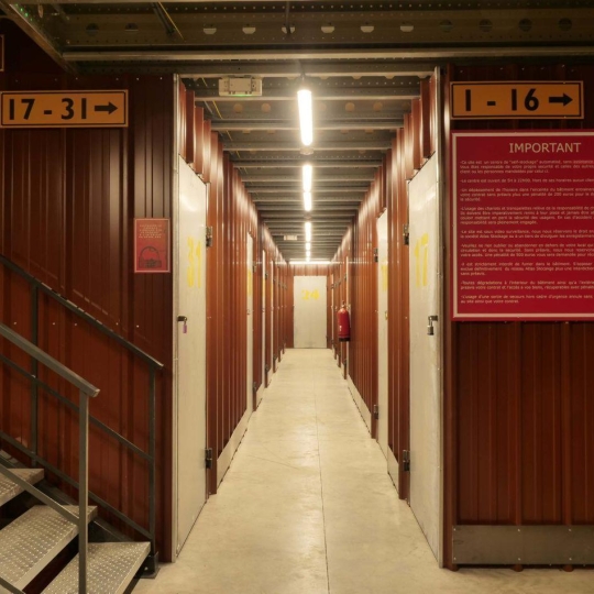 Garage PEYROLLES-EN-PROVENCE (13860) 8.50m2  - 140 € 