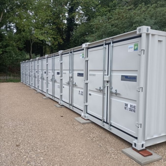 Garage / Parking MEYRARGUES (13650) 9.00m2 160 € 