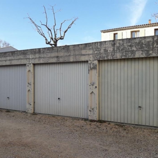 Garage UZES (30700) 15.00m2  - 85 € 