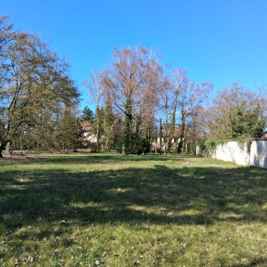Réseau Immo-diffusion : Terrain PONT-DE-CHERUY (38230) m2  110 000 € 