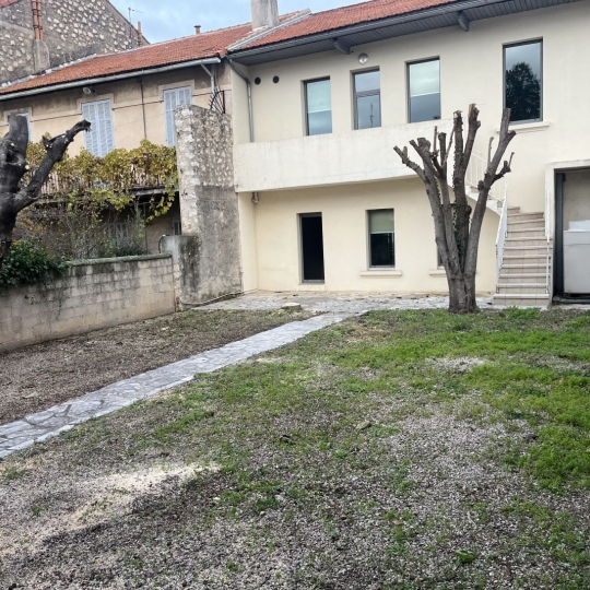 Réseau Immo-diffusion : Local commercial MARSEILLE (13012) 160.00m2  3 500 € 