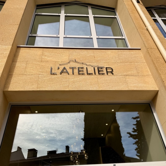 Local / Bureau AIX-EN-PROVENCE (13100) 30.00m2 901 € 