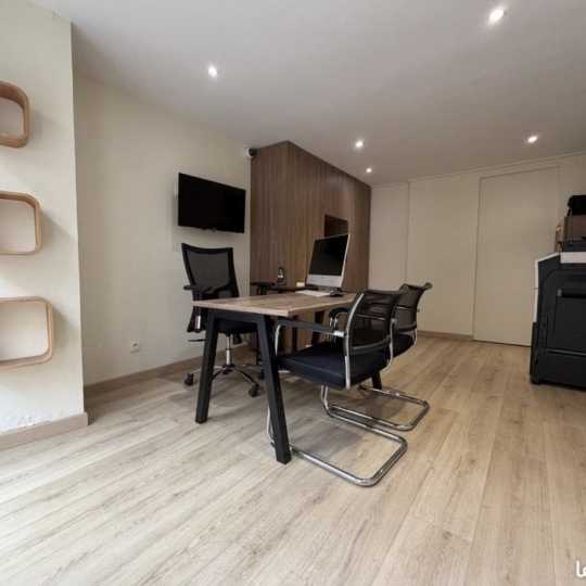 Local / Bureau EGUILLES (13510) 17.00m2 495 € 