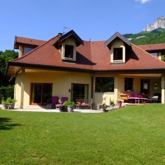 Maison / Villa TALLOIRES (74290) 270.00m2 3 500 € 