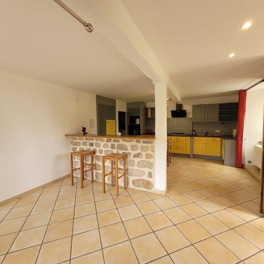 Appartement PRADELLES (43420) 61.00m2 360 € 