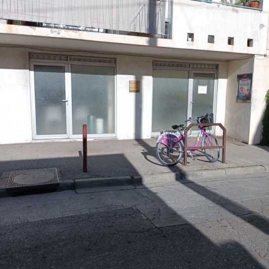 Réseau Immo-diffusion : Local d'activité NIMES (30900) 43.00m2  660 € 