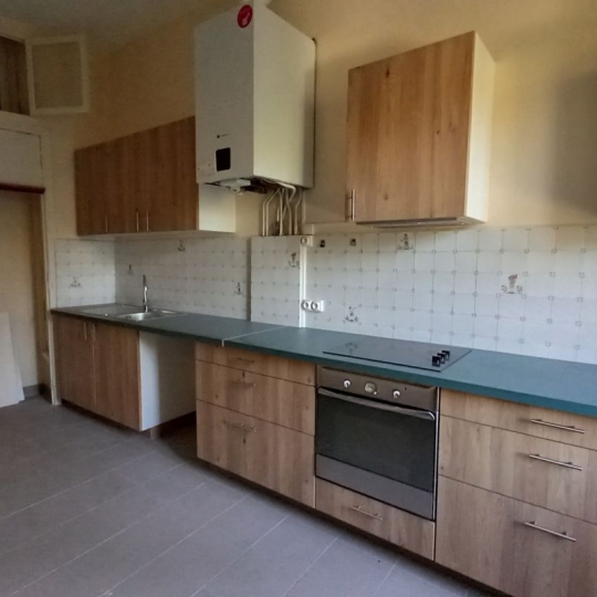 Réseau Immo-diffusion : 4 Pièces NIMES (30900) 107.00m2  930 € 